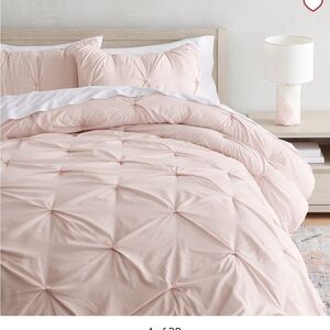 Pottery barn kids twin comforter (no pillow cases)